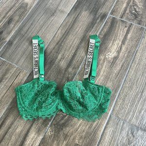 Victoria’s Secret very sexy push-up without putting green bedazzled 32D